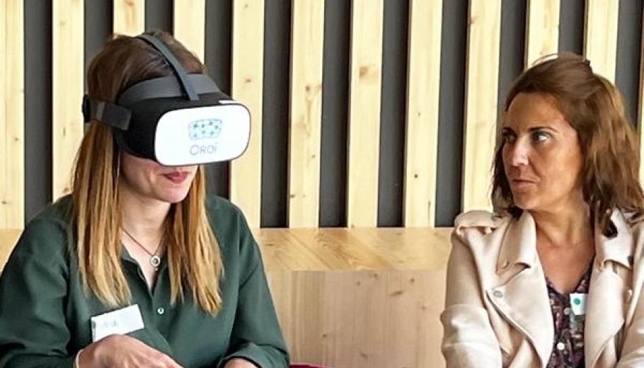 realitat virtual joves i gent gran