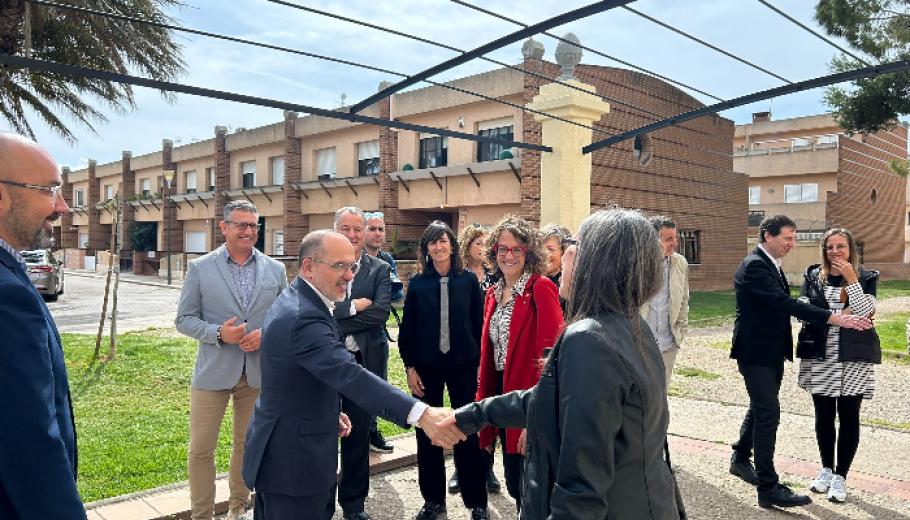 Visita dels consellers a la Barnahus Tortosa, gestionada per Suara cooperativa