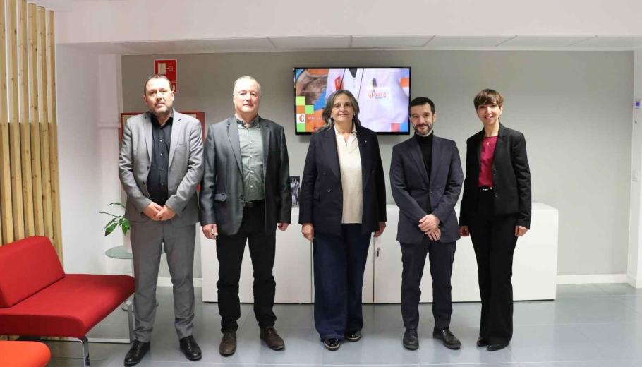 El ministro Bustinduy visita Suara