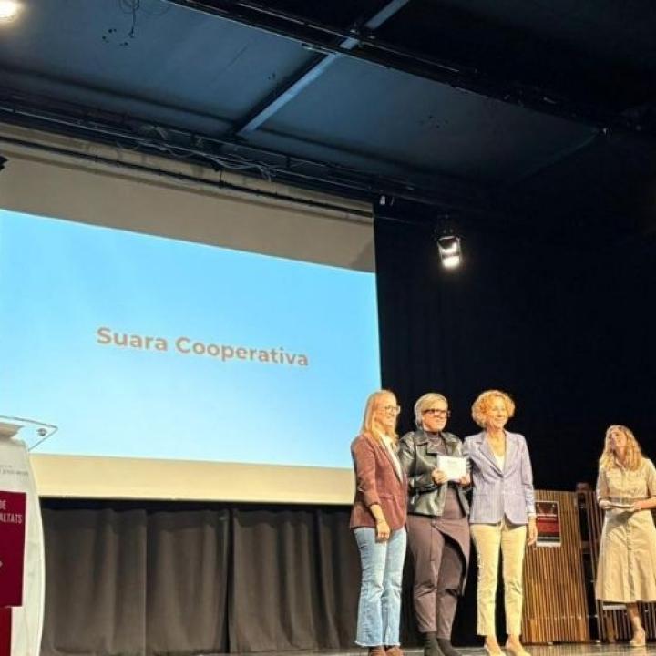 Profesional de Suara recoge en el escenario el reconocimiento de PromoDespí